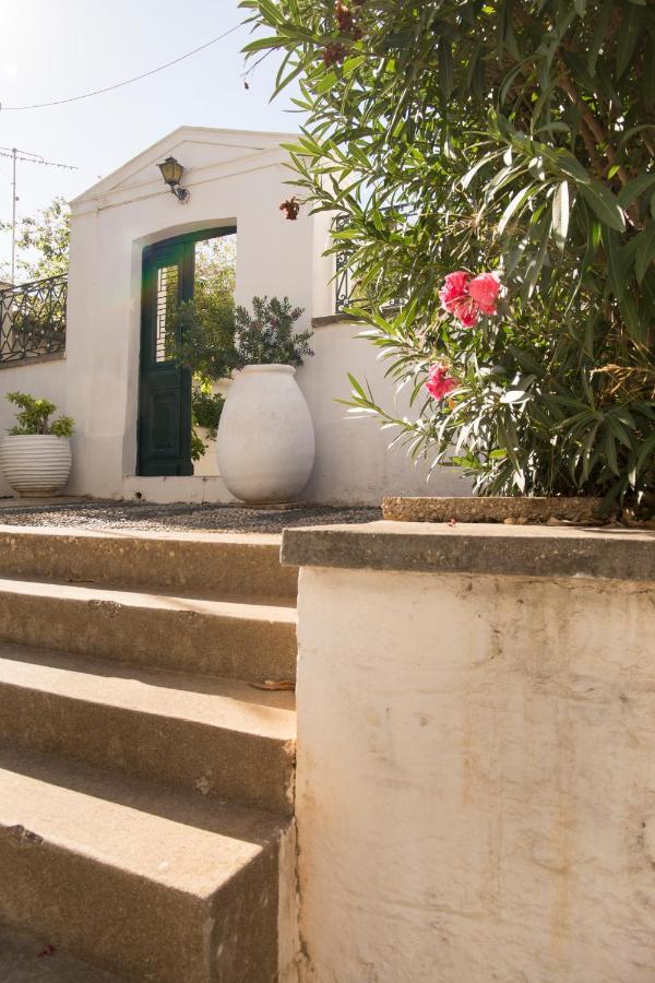 1861 Mansion Spetses Villa Екстериор снимка